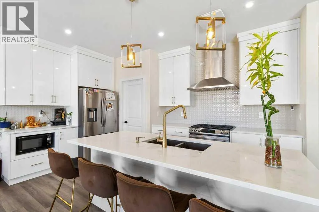 30 Thayer Close