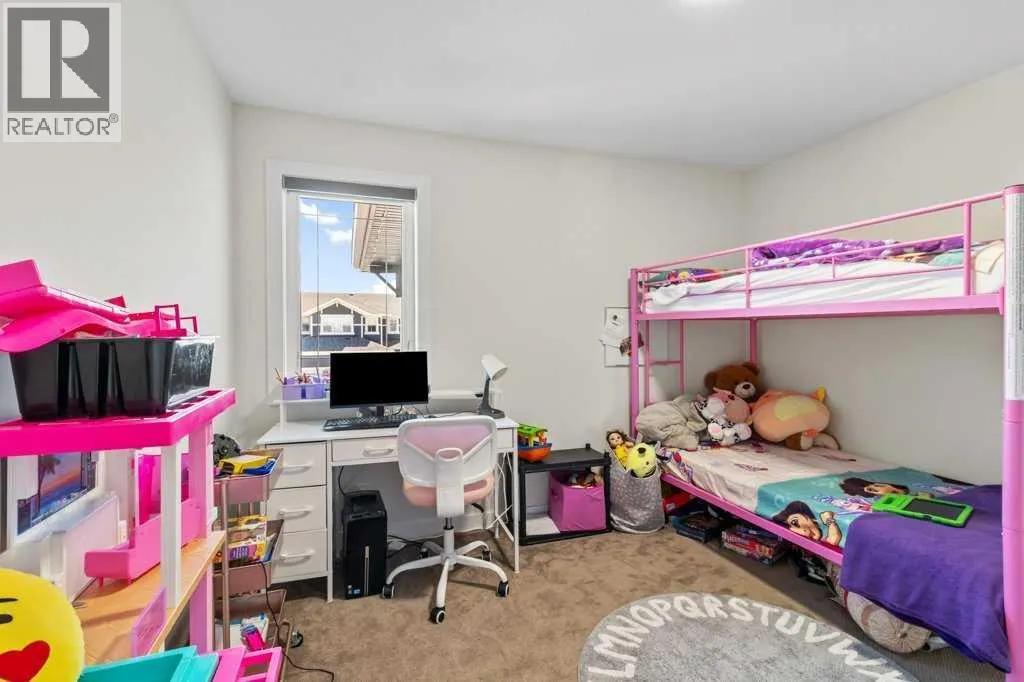 30 Thayer Close