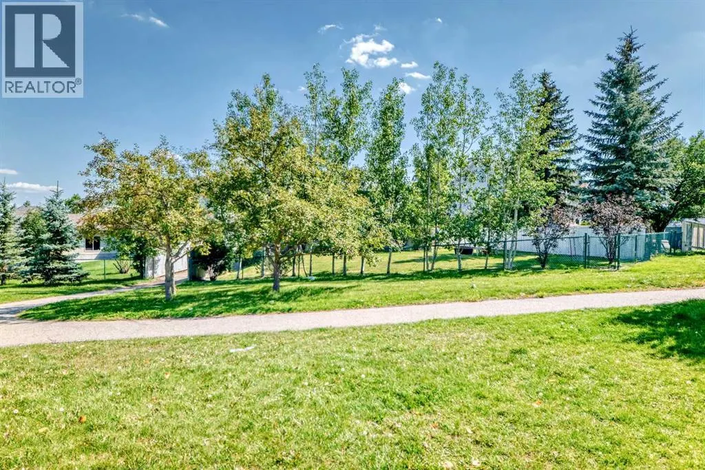 22 Harvest Rose Place NE