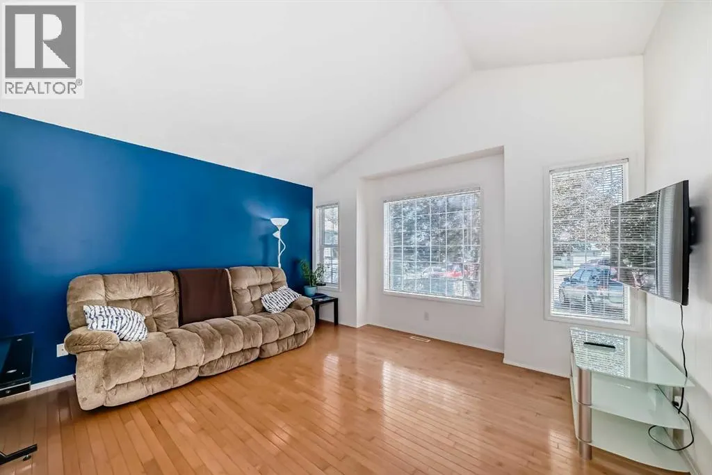 22 Harvest Rose Place NE