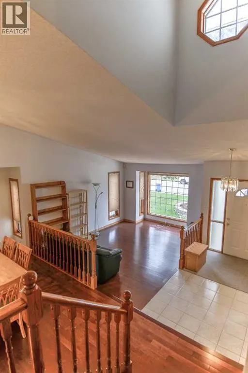 393 Hawktree Circle NW