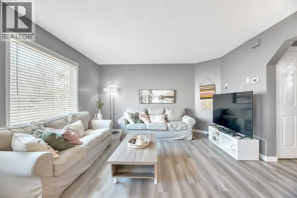 237 Willowbrook Close NW
