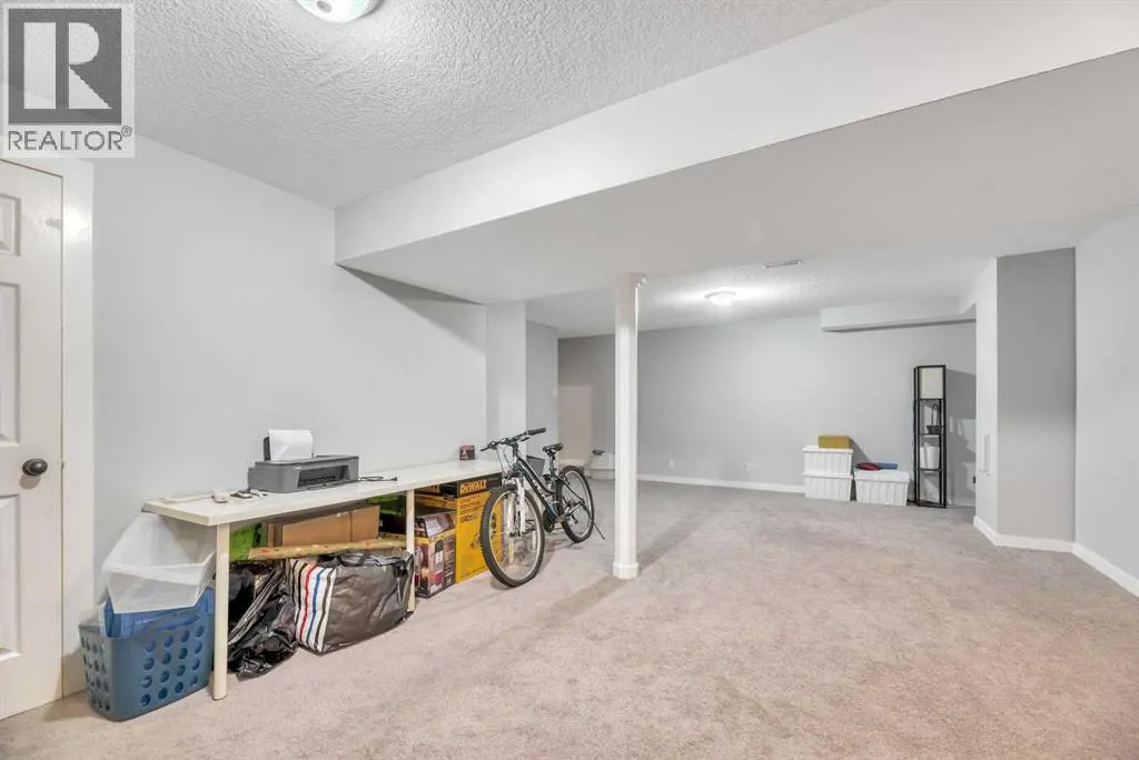 237 Willowbrook Close NW