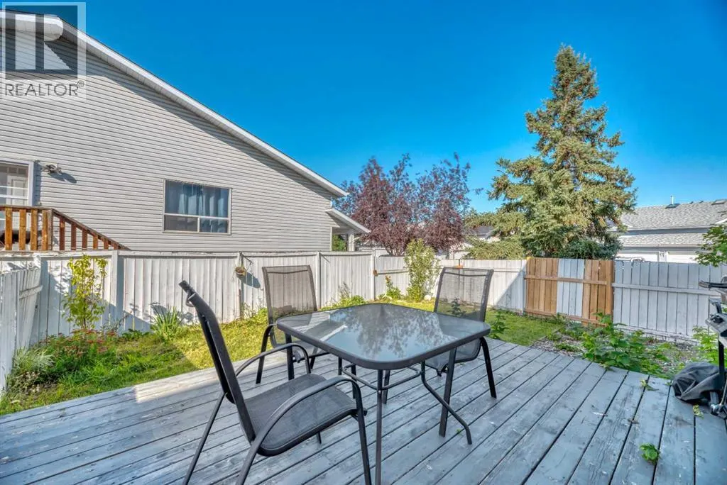 237 Willowbrook Close NW