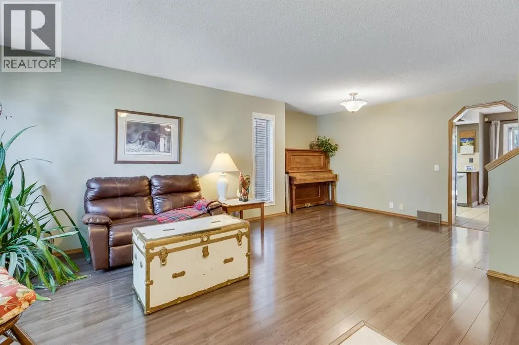 212 Mckerrell Way SE