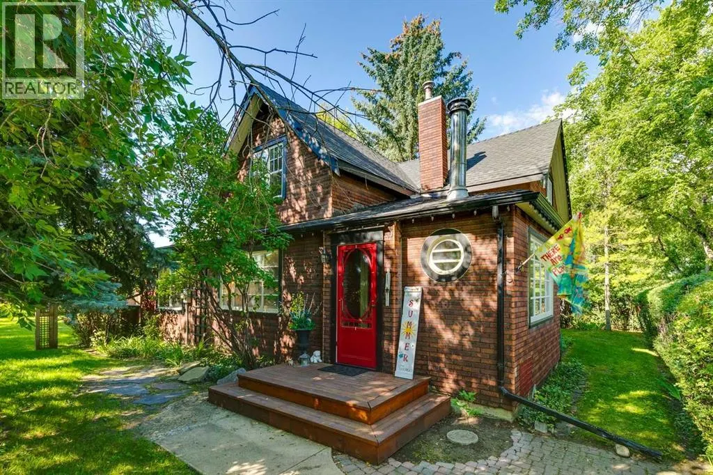 61 Elma Street W