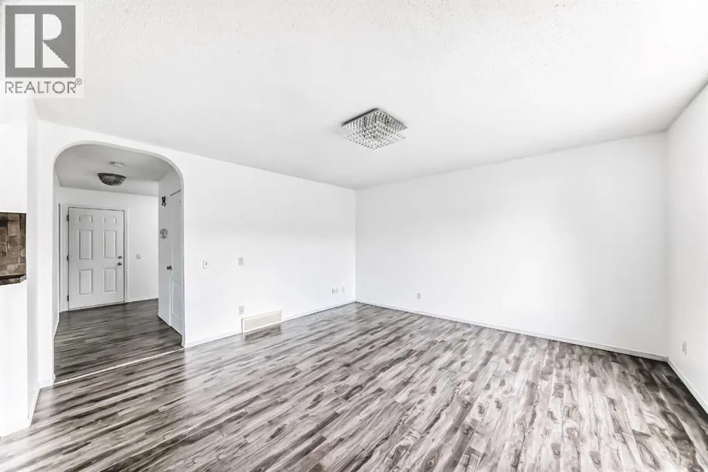 120 Springmere Grove