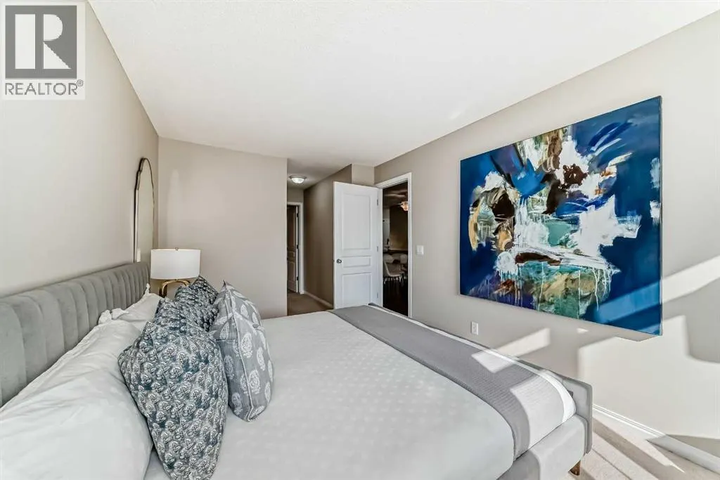 303, 40 Parkridge View SE