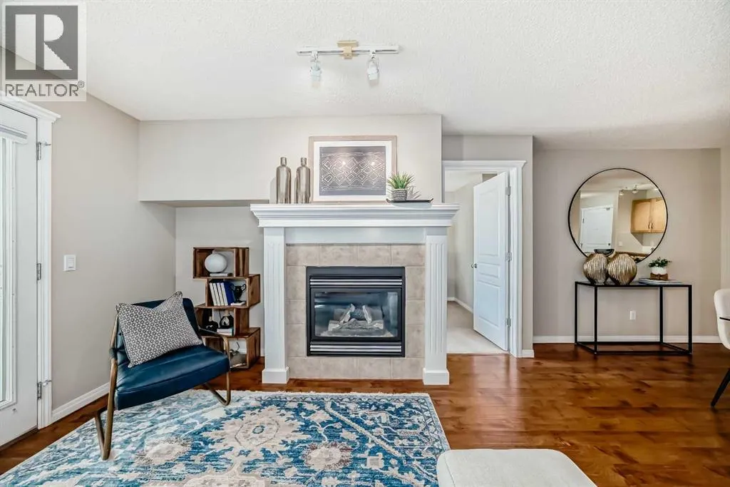 303, 40 Parkridge View SE
