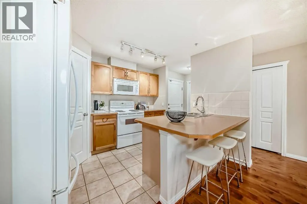 303, 40 Parkridge View SE