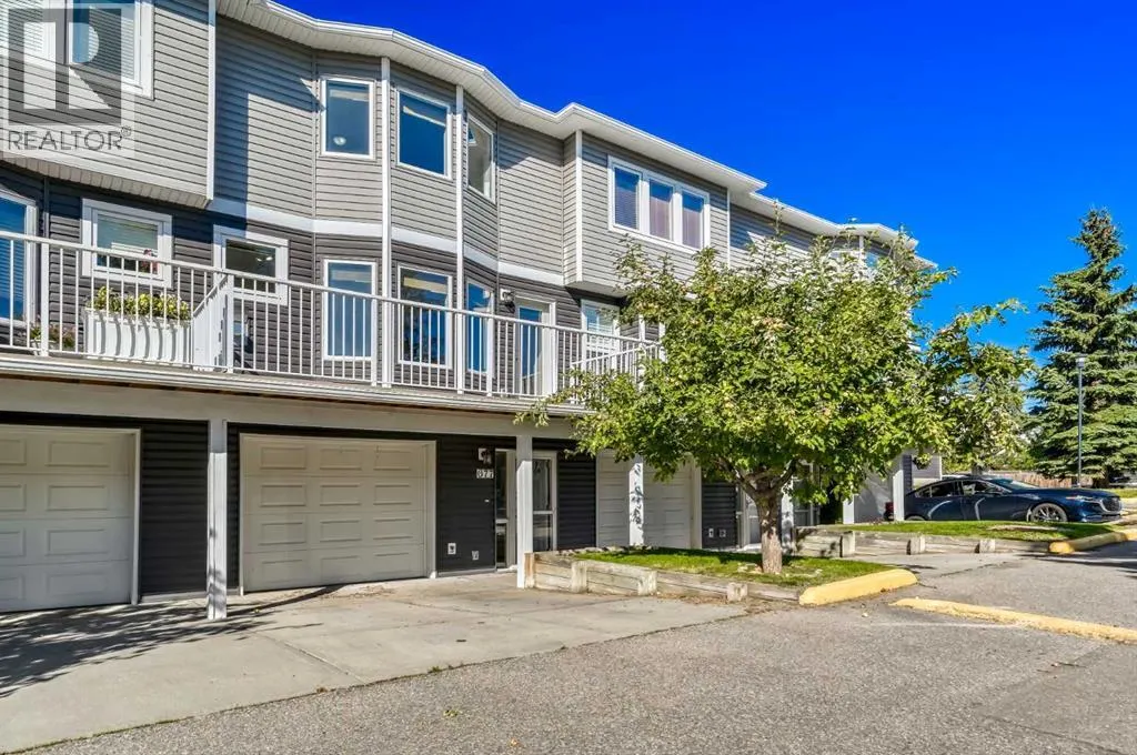 677 Regal Park NE