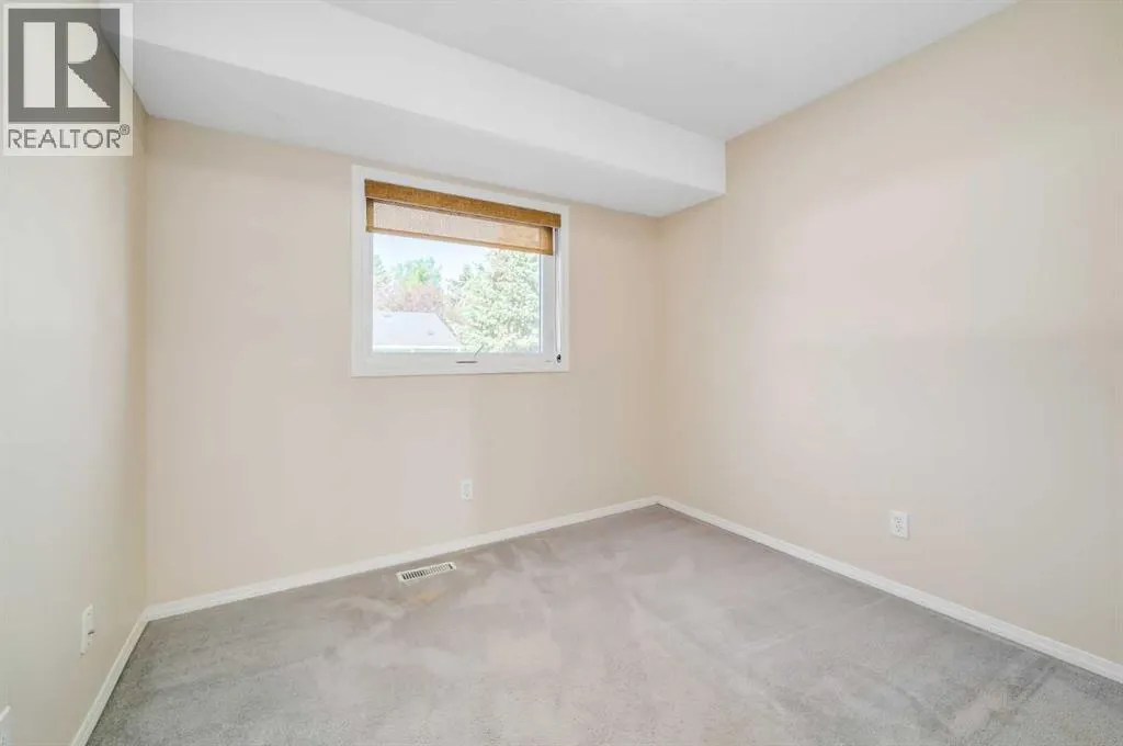 677 Regal Park NE