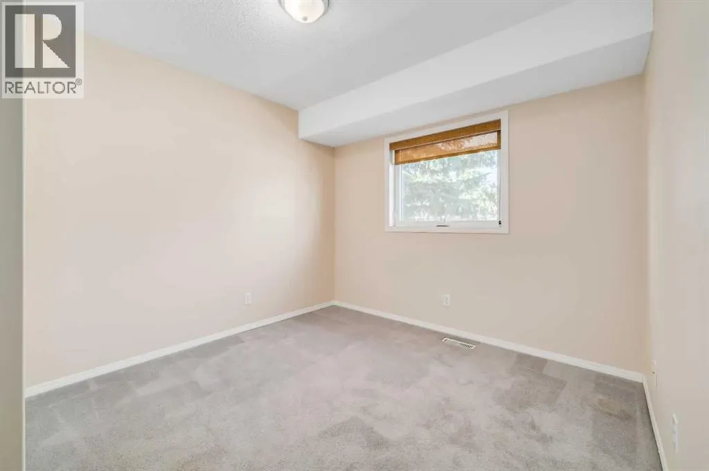 677 Regal Park NE