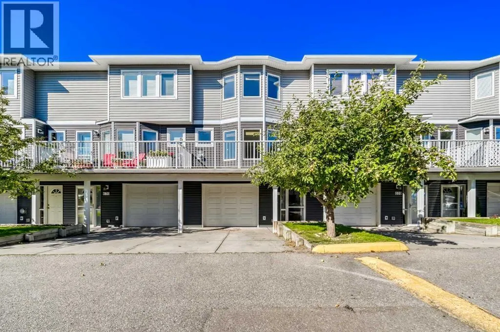 677 Regal Park NE