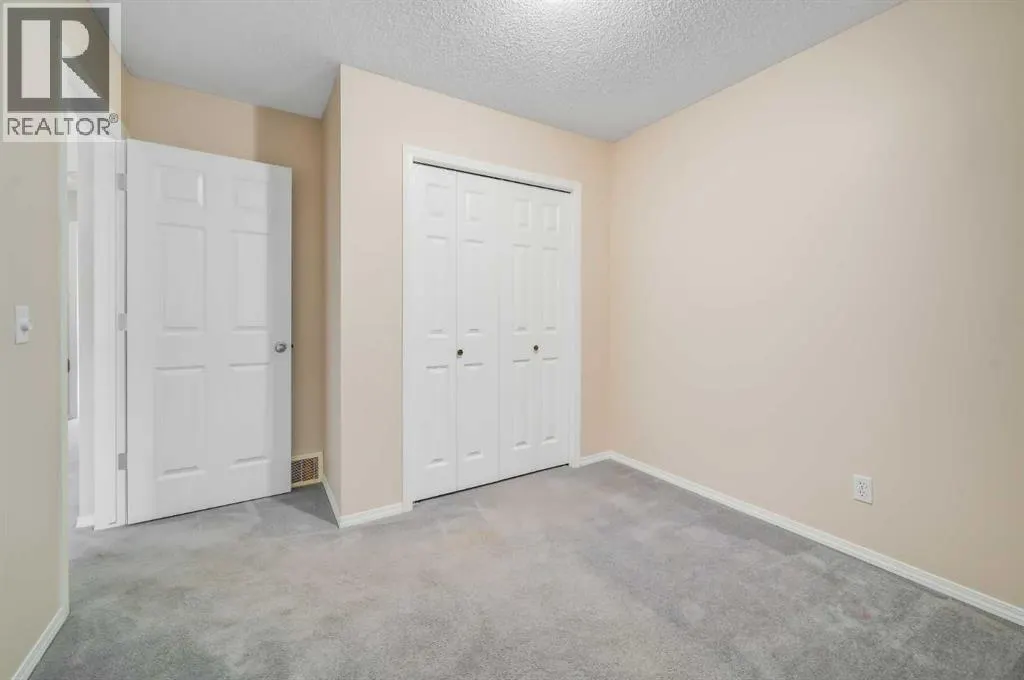 677 Regal Park NE