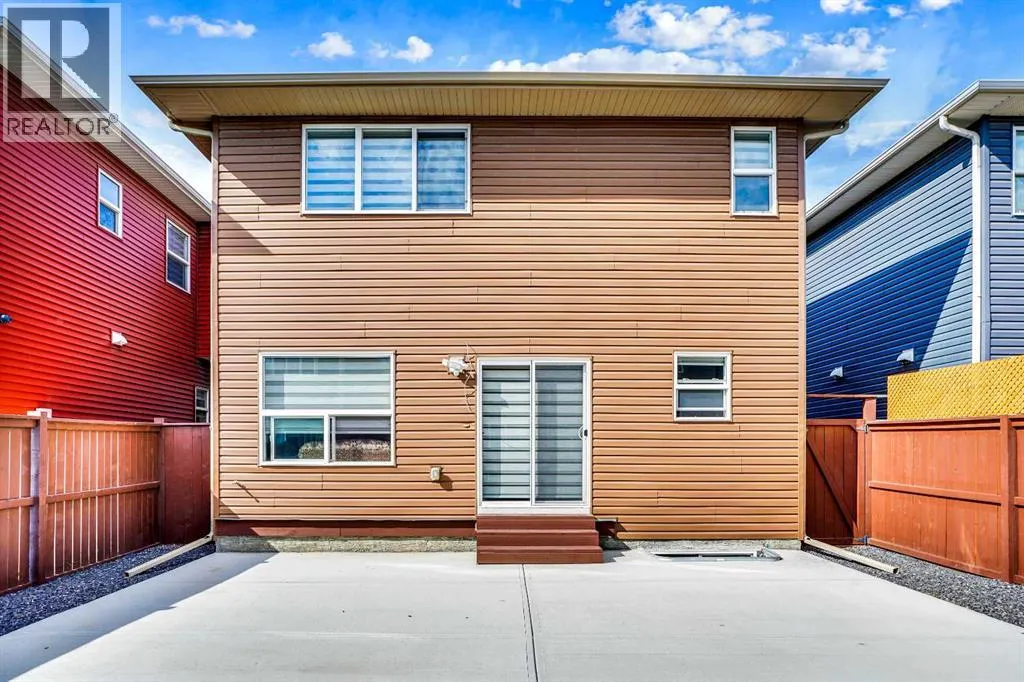 120 Saddlestone Grove NE