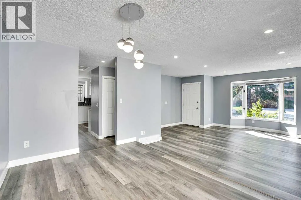 35 Castlefall Grove NE