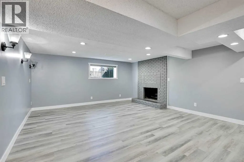 35 Castlefall Grove NE