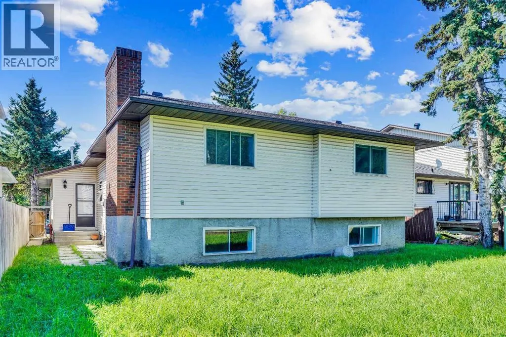 35 Castlefall Grove NE
