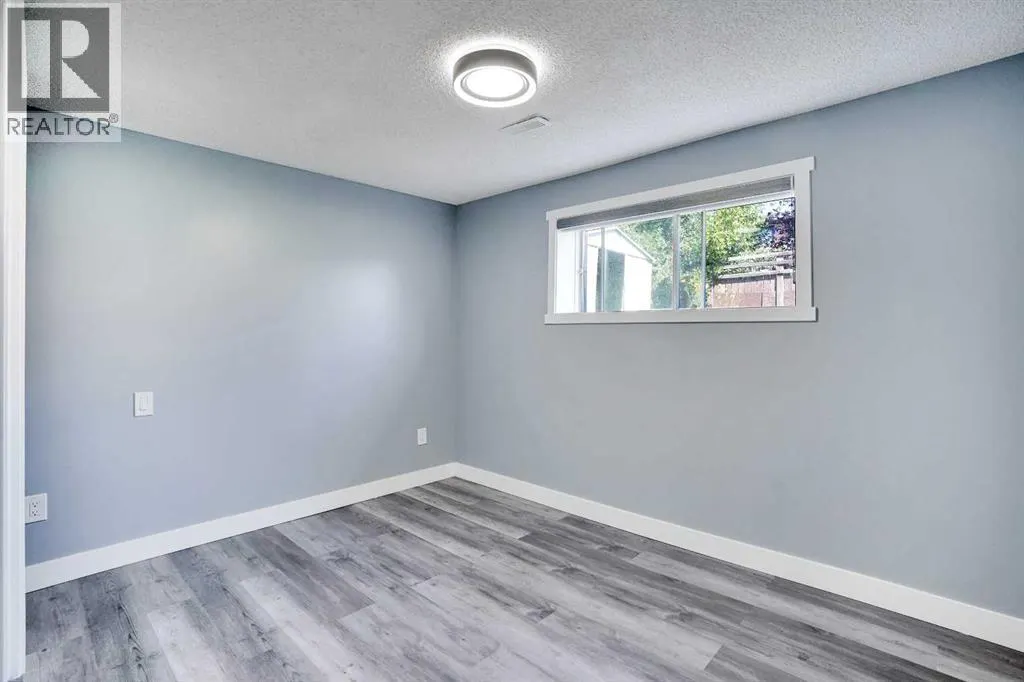 35 Castlefall Grove NE