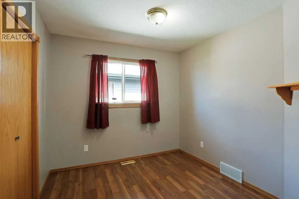 75 Upland Road W