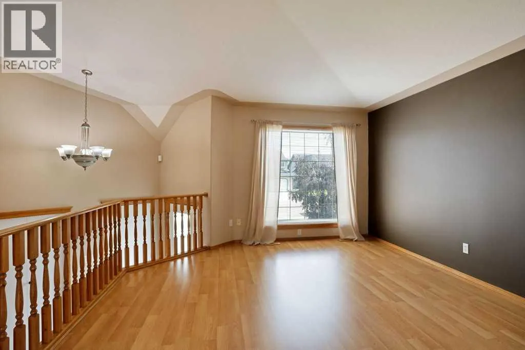 75 Upland Road W