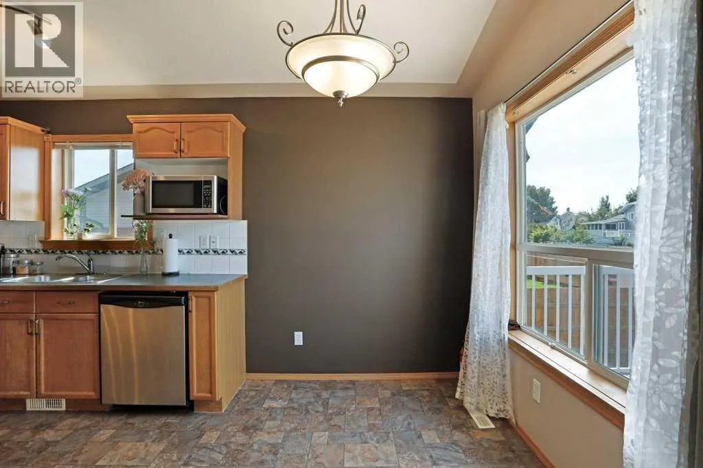 75 Upland Road W