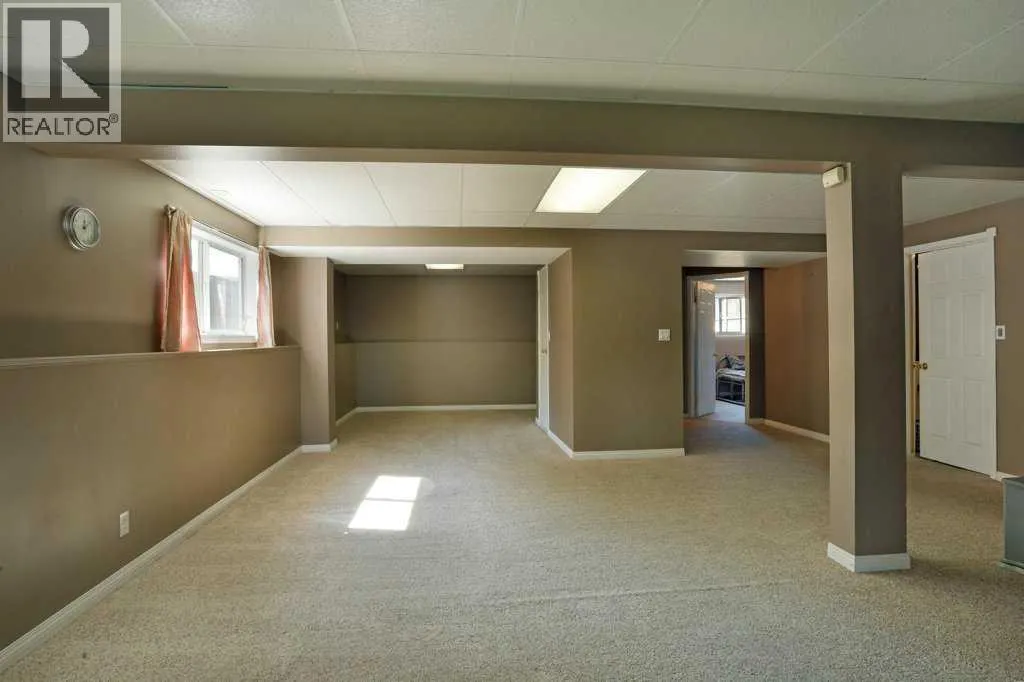 75 Upland Road W
