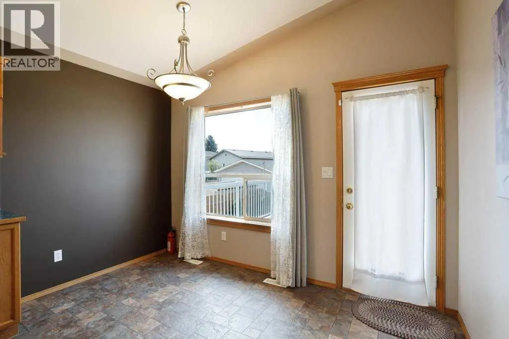 75 Upland Road W