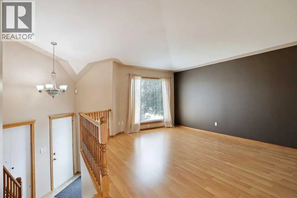 75 Upland Road W