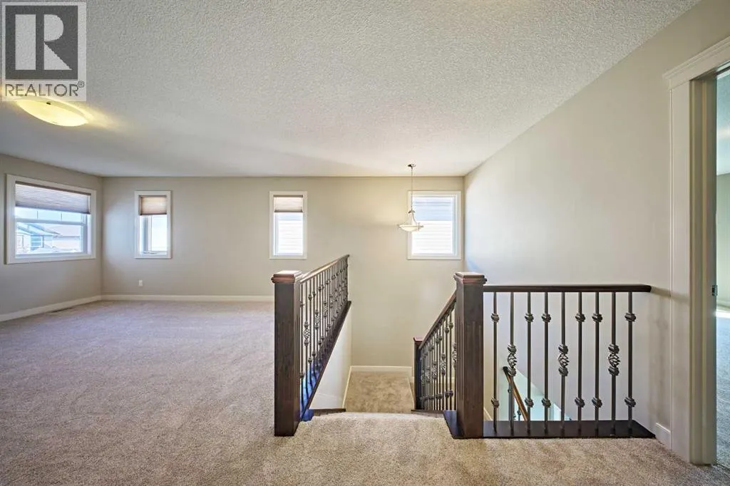 68 Skyview Springs Crescent NE