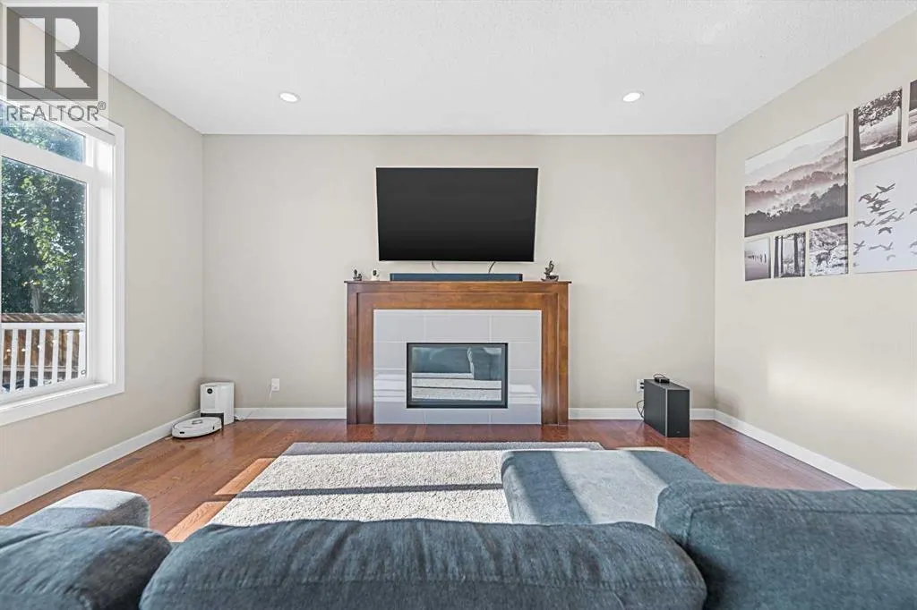 237 Panton Way NW