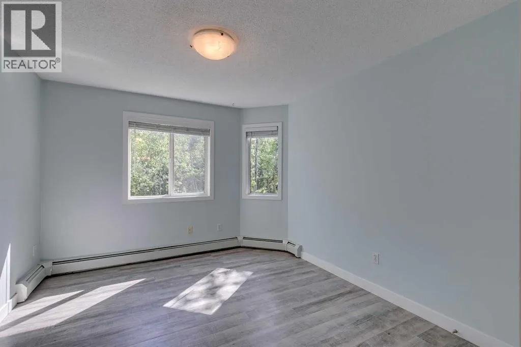 215, 30 Sierra Morena Mews SW