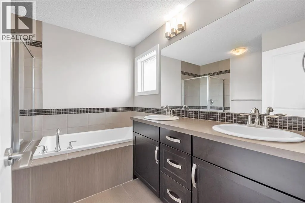 253 Panton Way NW