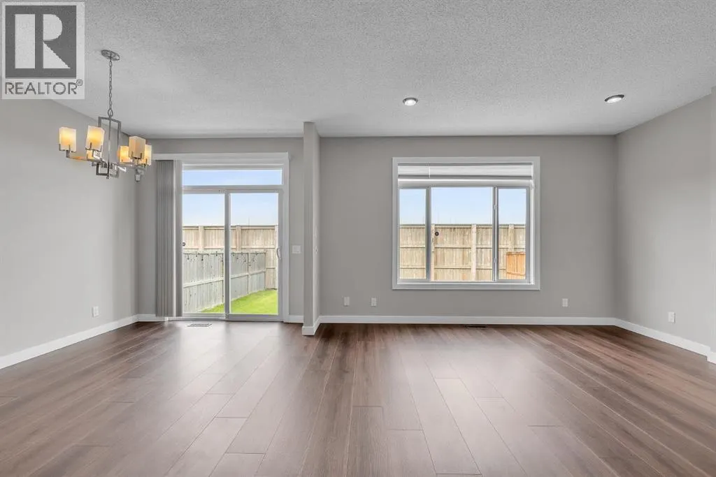 253 Panton Way NW