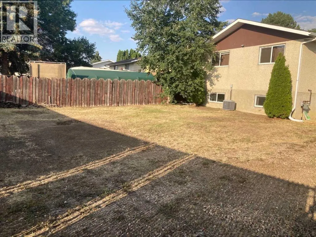 16 Rossland Bay SE