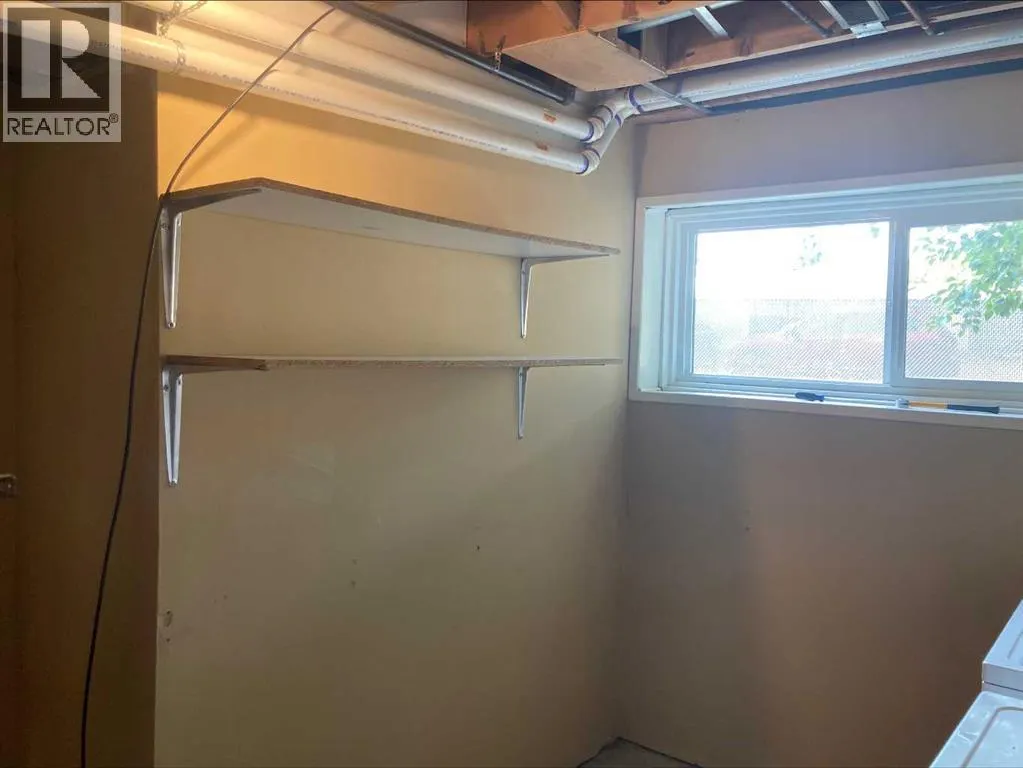 16 Rossland Bay SE