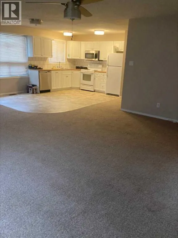 16 Rossland Bay SE
