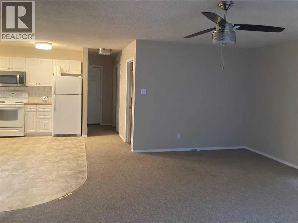16 Rossland Bay SE