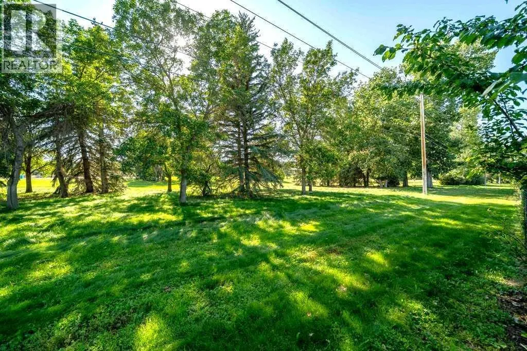 31, 2248 Southview Drive SE
