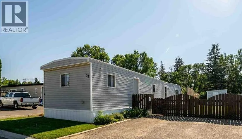 31, 2248 Southview Drive SE