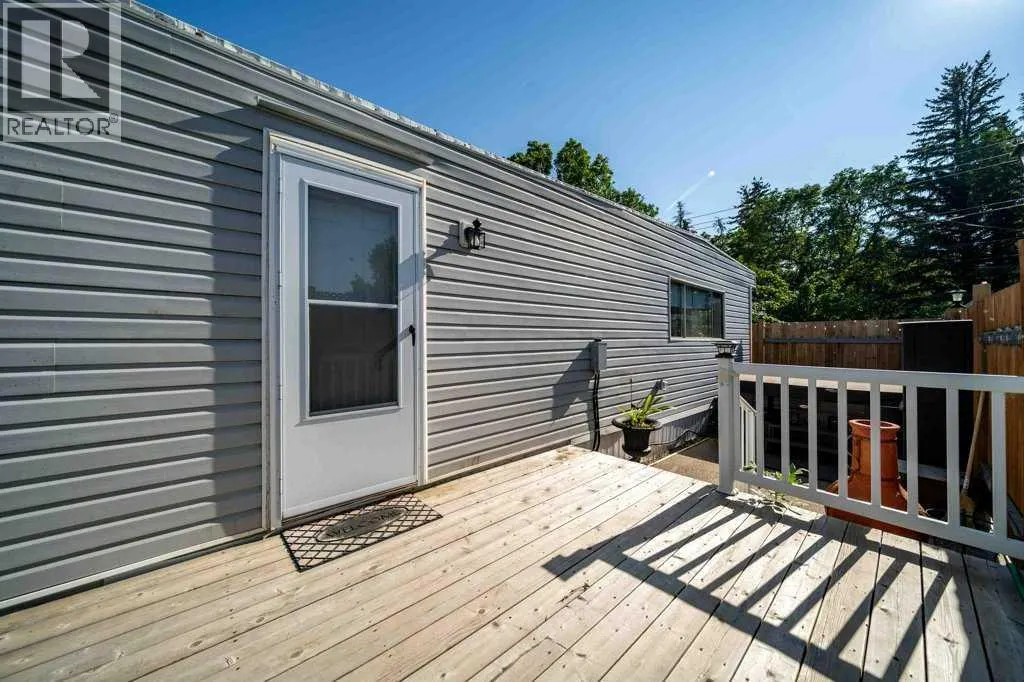 31, 2248 Southview Drive SE