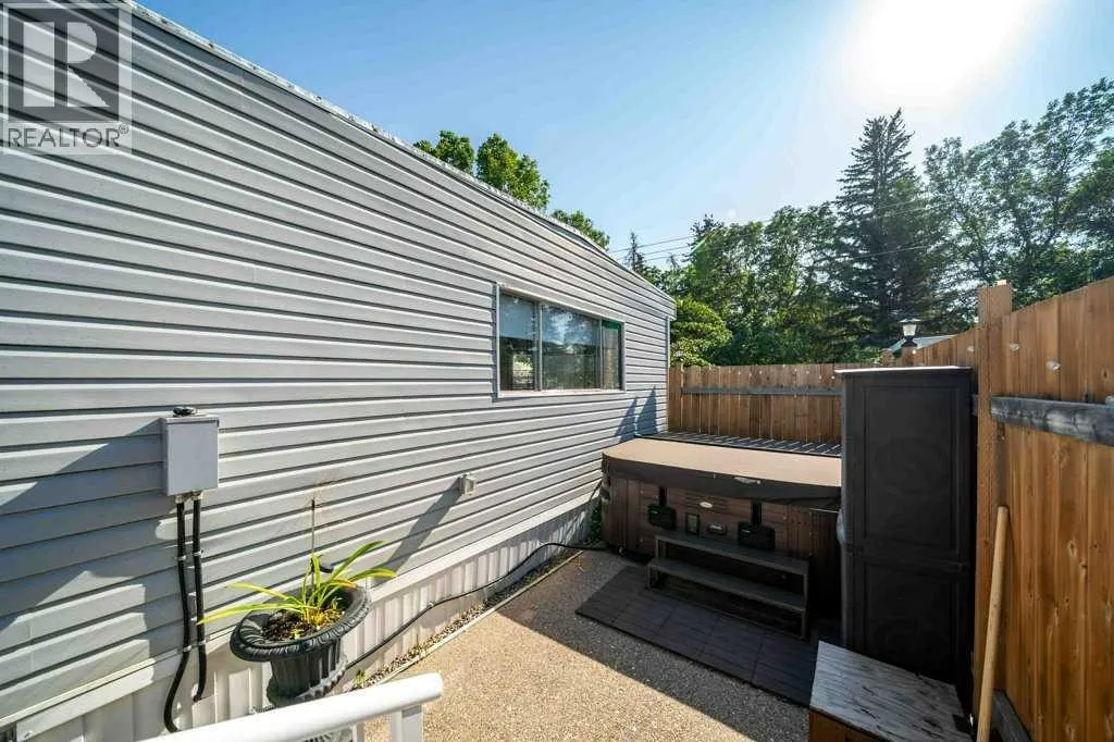 31, 2248 Southview Drive SE