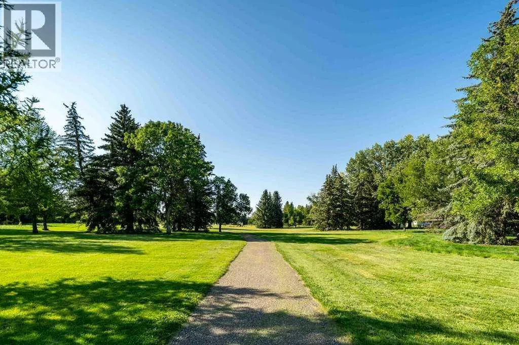 31, 2248 Southview Drive SE