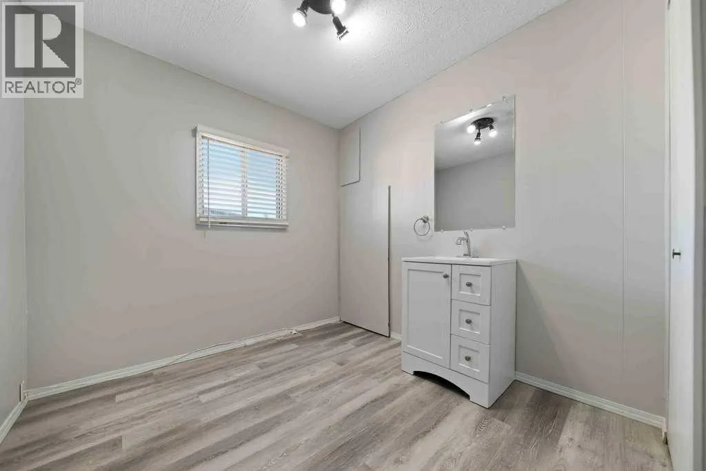 31, 2248 Southview Drive SE