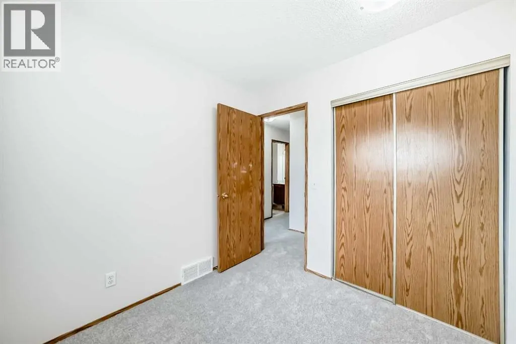 244 Shawinigan Drive SW