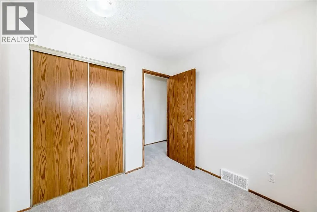 244 Shawinigan Drive SW