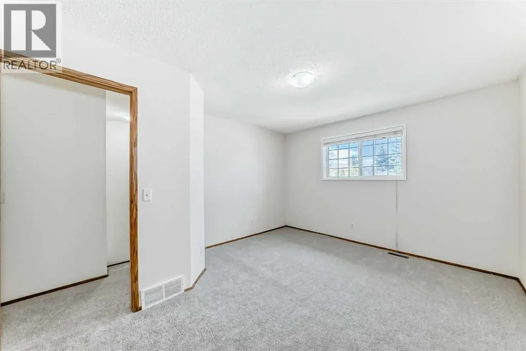 244 Shawinigan Drive SW