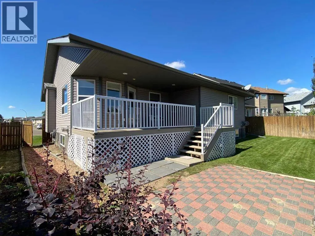 90 Upland Road W