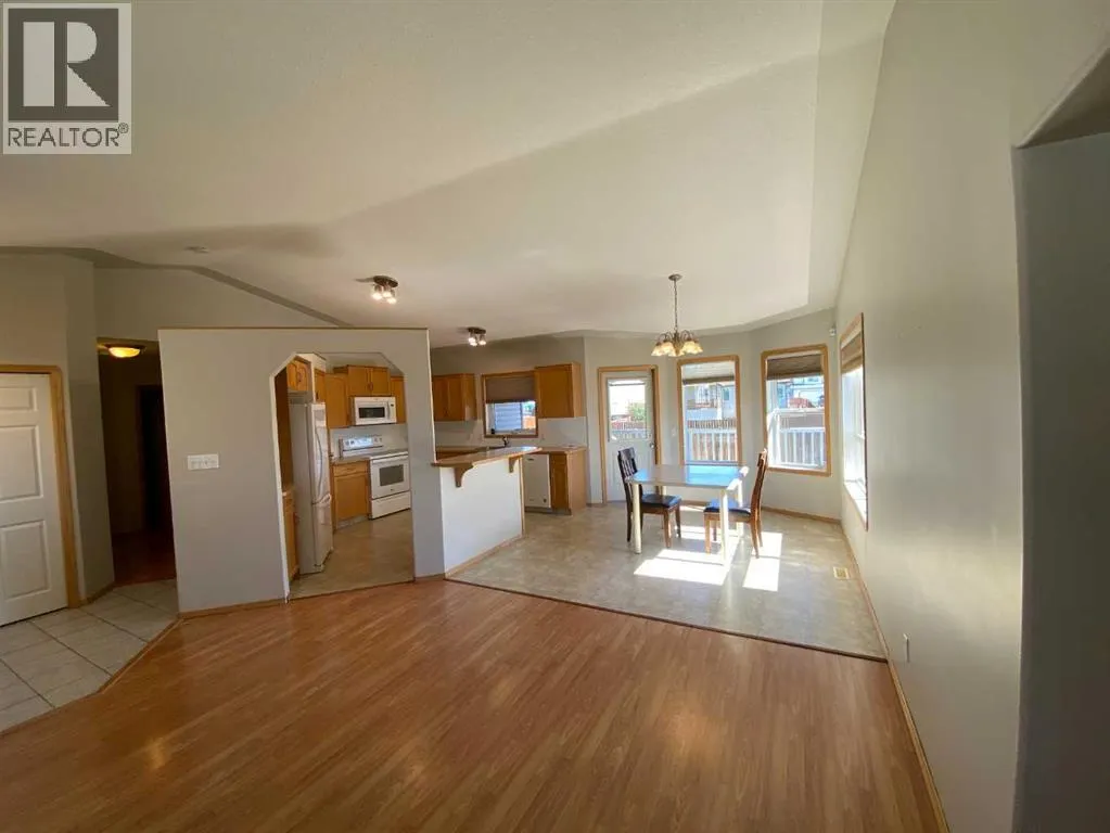 90 Upland Road W